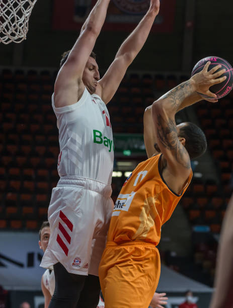 手凭借极具 手凭借极具