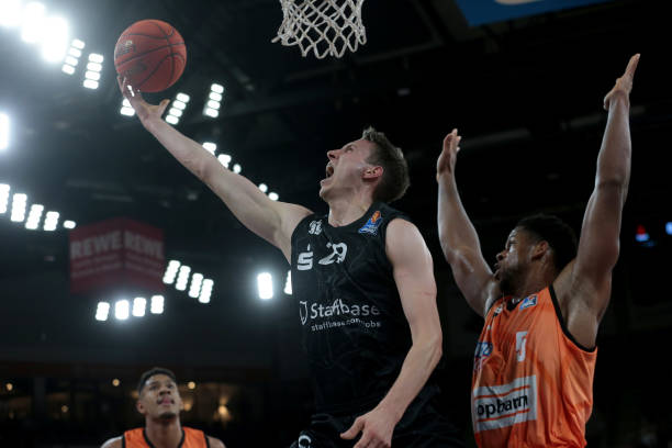 在对阵熟悉 在对阵熟悉